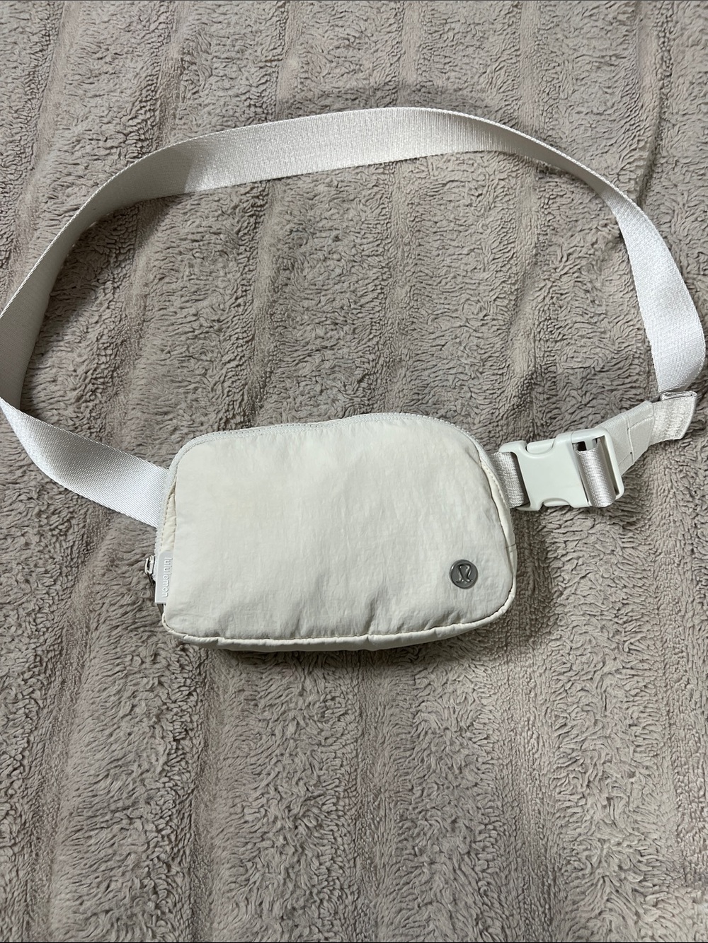 lululemon athletica everywhere Belt Bag with long strap